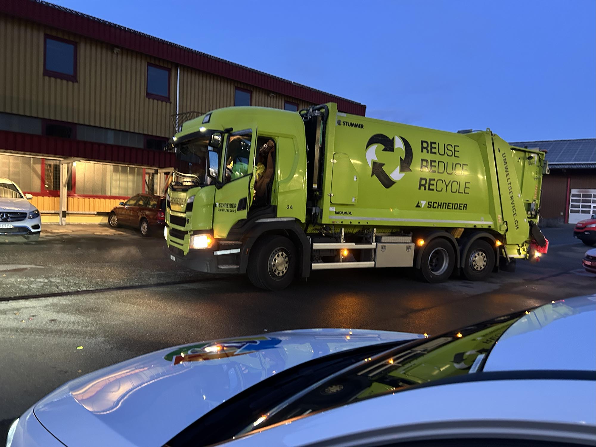 Der Scania Lowliner ist einsatzbereit.